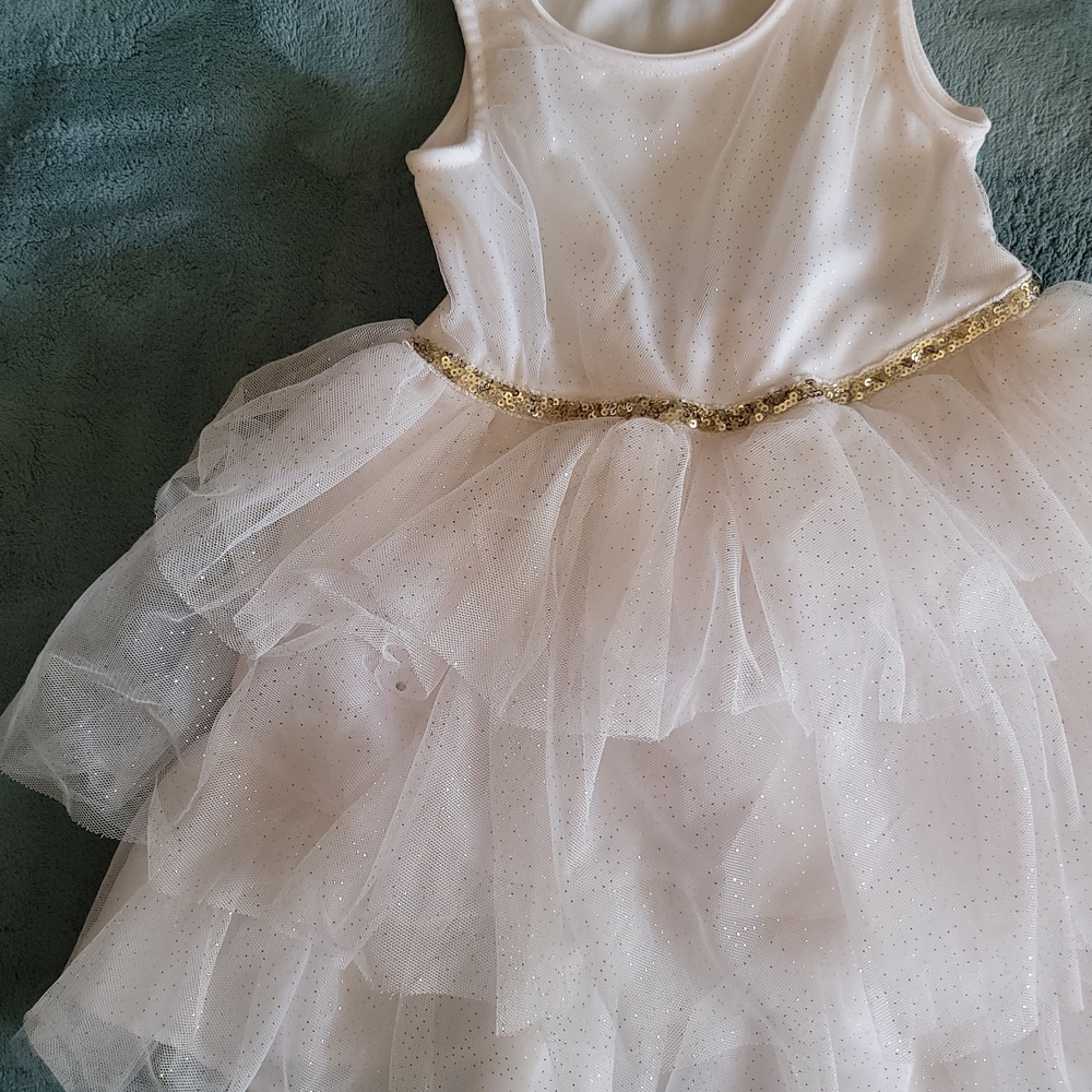 Assorted Girls' Dresses Collection - Picture 5 of 16